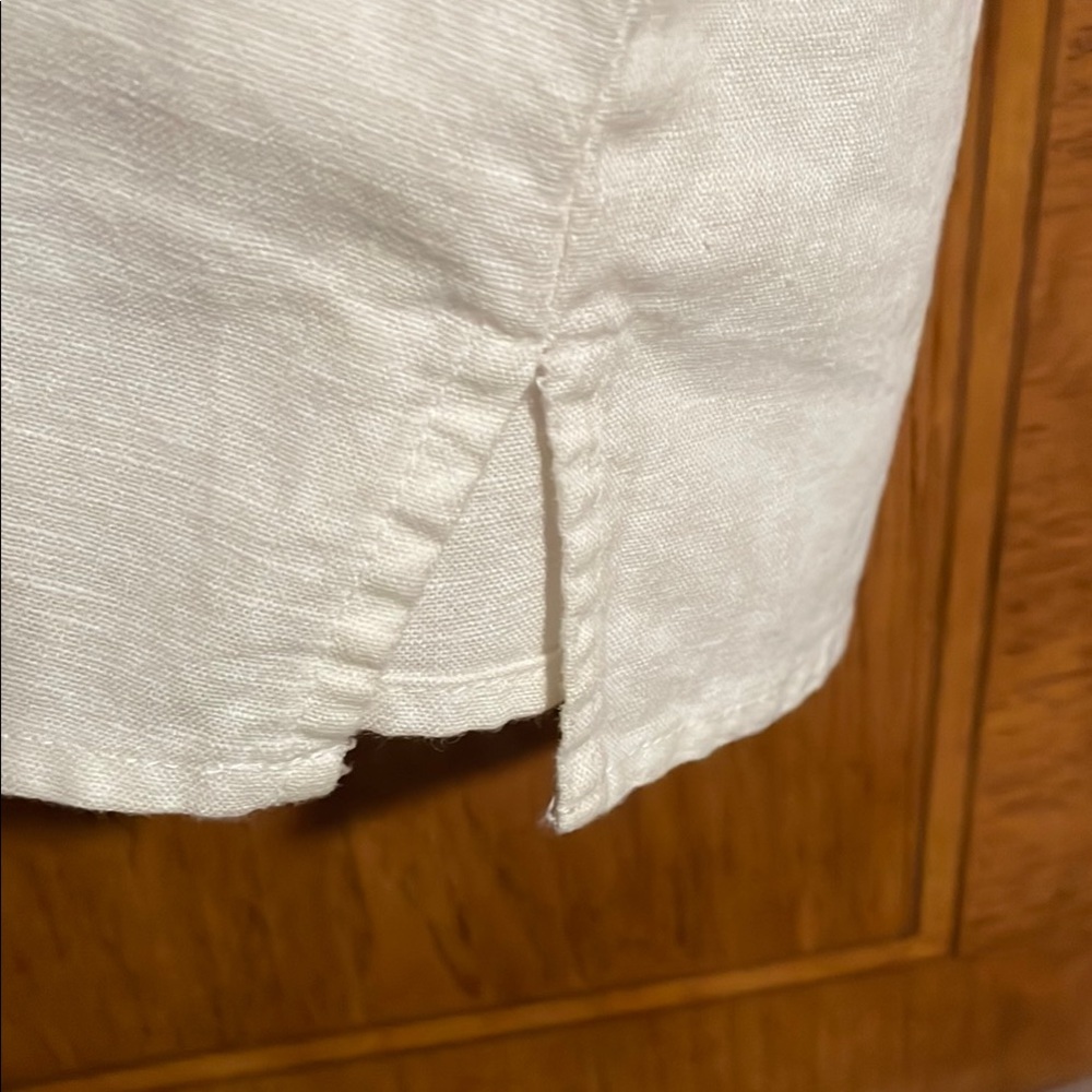 White Cotton Blouse with Classic Collar and Short Sleeves Blouse - Picture 5 of 6